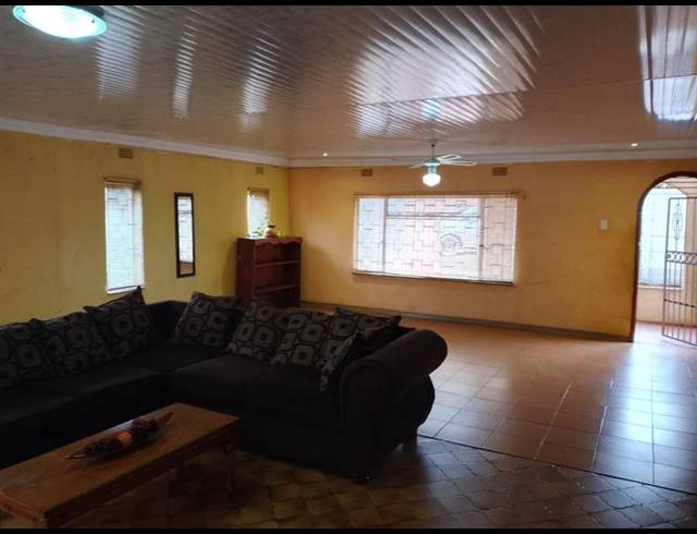 BUSINESS PROPERTY TO RENT IN MABOPANE UNIT B